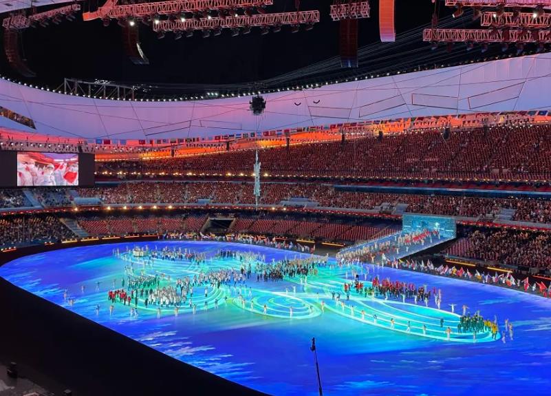 �������µ��ȳ���������������LED��ʾ��һ��׷��