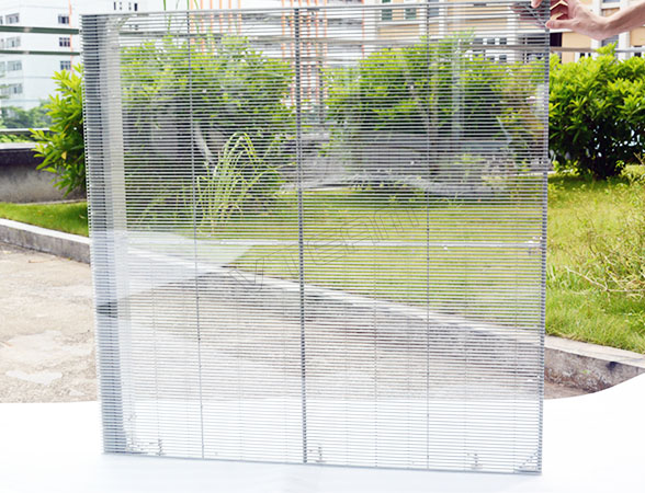 ����ķ���iClear͸��LED��ʾ������չʾ